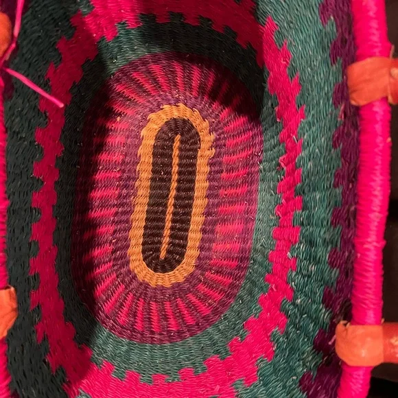 Woven, multicolored basket - Picture 2 of 2